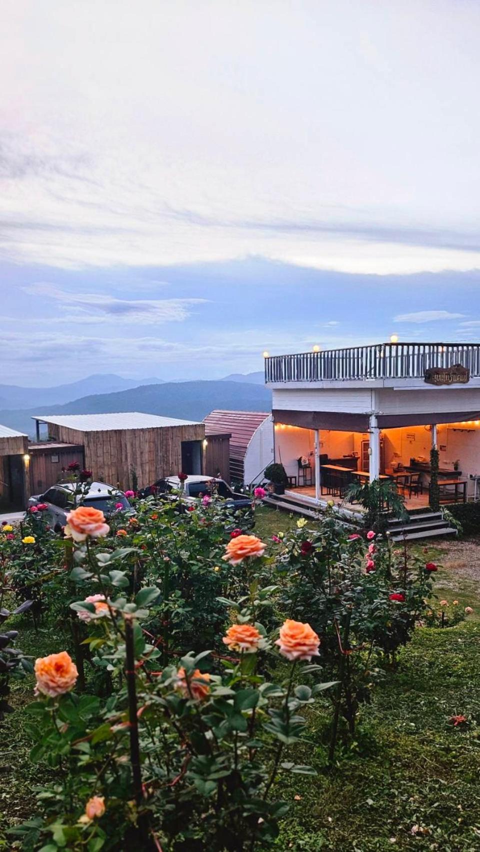 Mon Jam Memory Camp Hotel Exterior photo